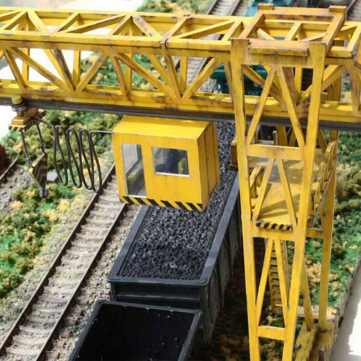 1:87 HO Scale Miniature E5 Crane Model Train Architectural Scene Sand Table grey