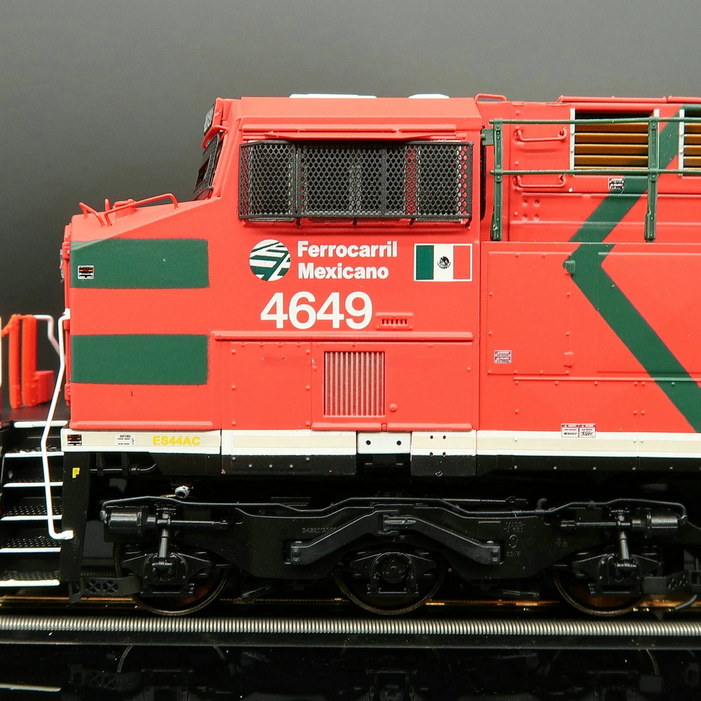 Internal Combustion Engine 1/87 Train Model SCALETRAINS ESU Digital Sound HO Type ES44AC FXE 33081 Train Model Toy